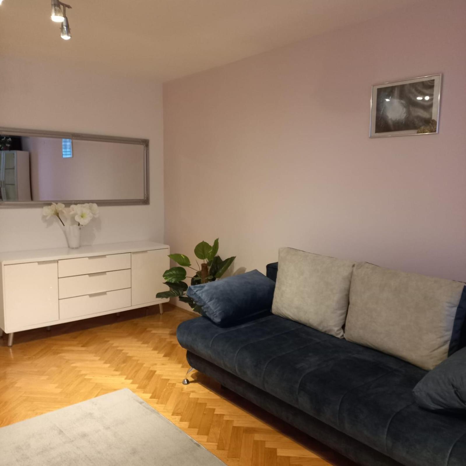 Apartment Blue Moon リュブリャナ エクステリア 写真